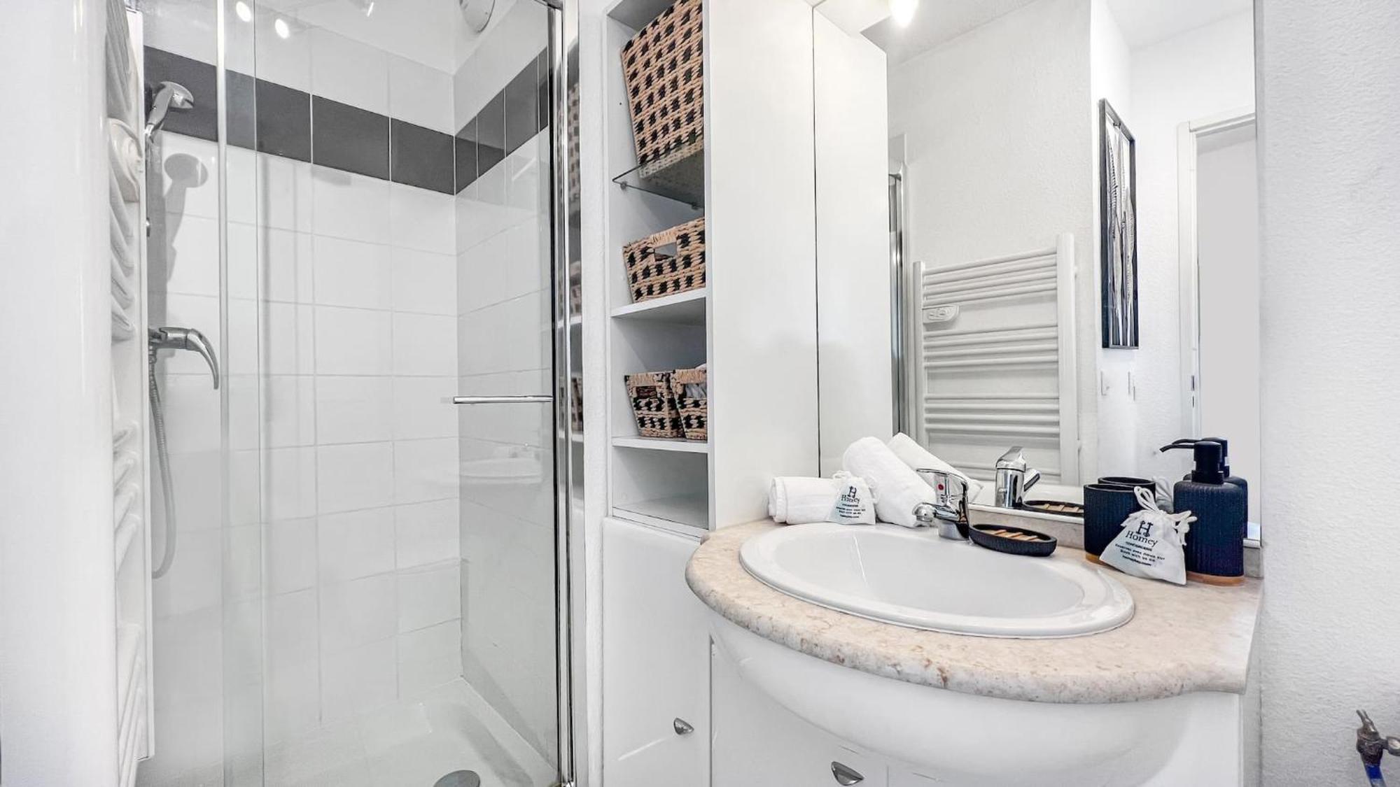 Homey Wild - Proche Gare Et Tram - Proche Centre - Balcon Prive - Parking Prive - Wifi Gratuit Annemasse Luaran gambar