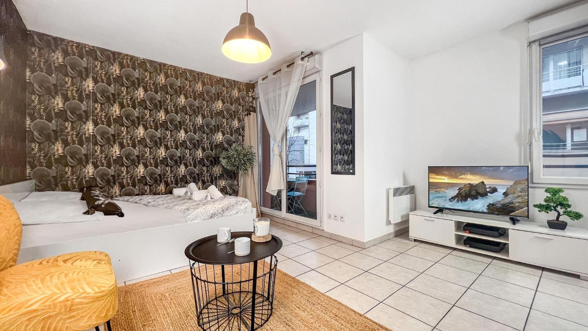 Homey Wild - Proche Gare Et Tram - Proche Centre - Balcon Prive - Parking Prive - Wifi Gratuit Annemasse Luaran gambar